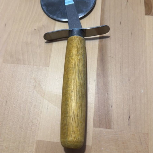 Kitchen tools new with inox peeler, pizza cutter and avocado & kiwi cutter