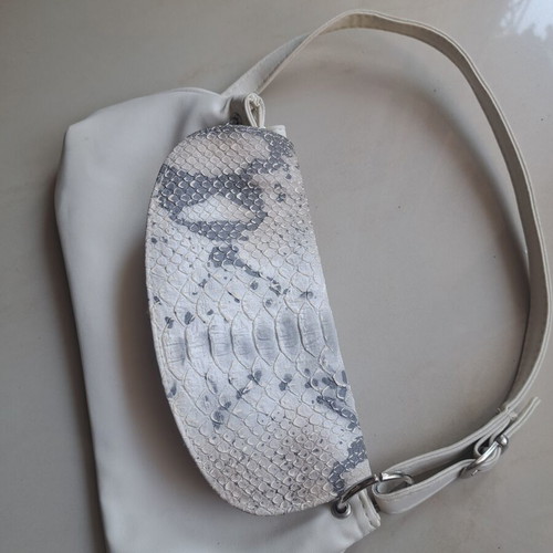 Shoulder bag white with snake print detail like new