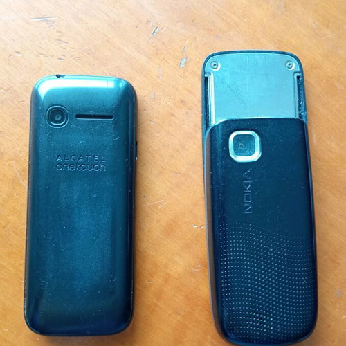 AlKATEL Onetoutch and Nokia cell phones like new, black