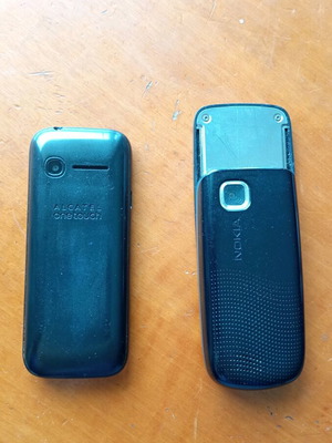 AlKATEL Onetoutch and Nokia cell phones like new, black