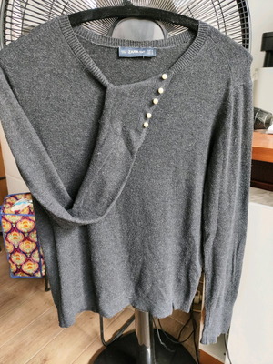 Zara blouse used, grey with pearl cuffs, size M