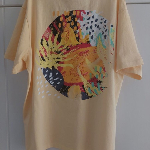Pull & Bear yellow t-shirt size S new, 100% cotton