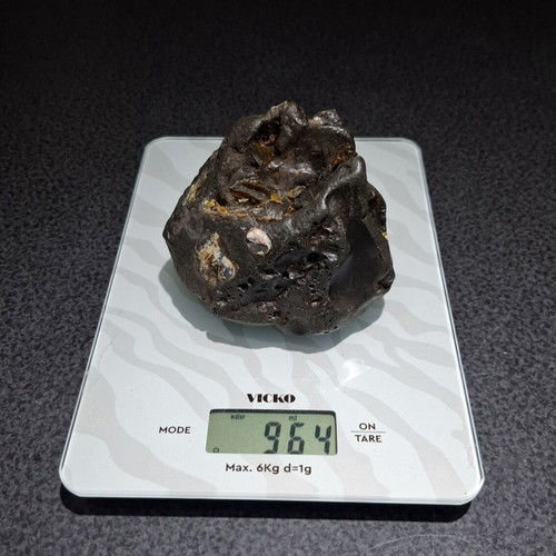 Industrial slag collectible 964g with golden inclusions, used