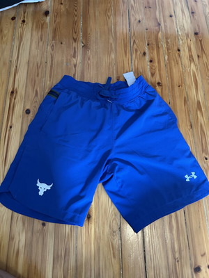 Under Armour Training Shorts blue, medium, like new