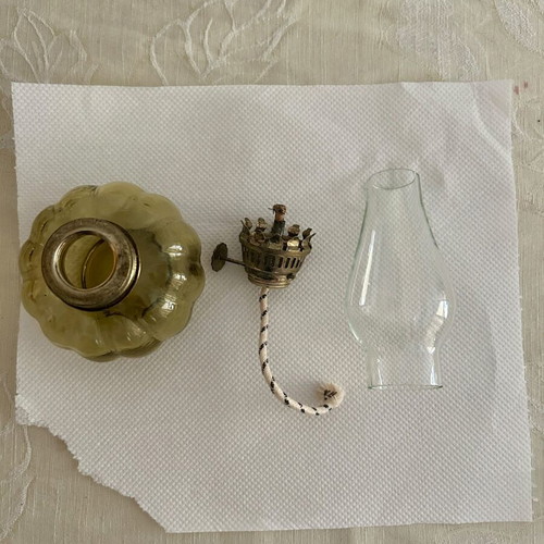 Vintage oil lamp like new, fully functional