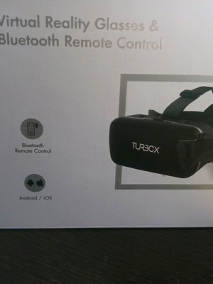 Virtual reality glasses with Bluetooth remote control used