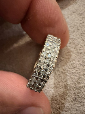 Gold ring 18 carats with natural diamonds, like new