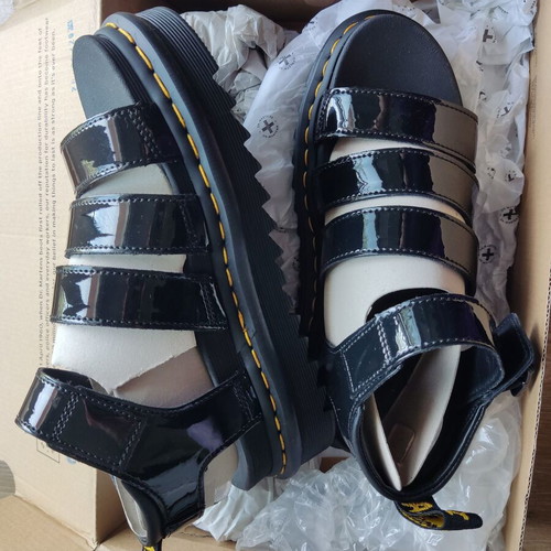 Dr. Martens Blaire patent leather platform sandals new, black size 37