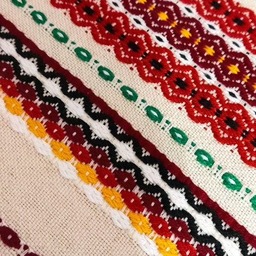 Traditional cotton tablecloth like new 124x128