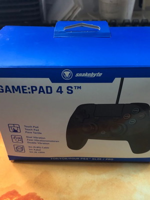 Snakebyte Game:Pad 4 S Wired Controller for PS4 like new, black