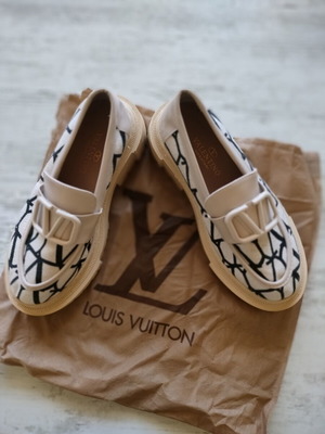 Valentino loafers new, black and beige, size 38