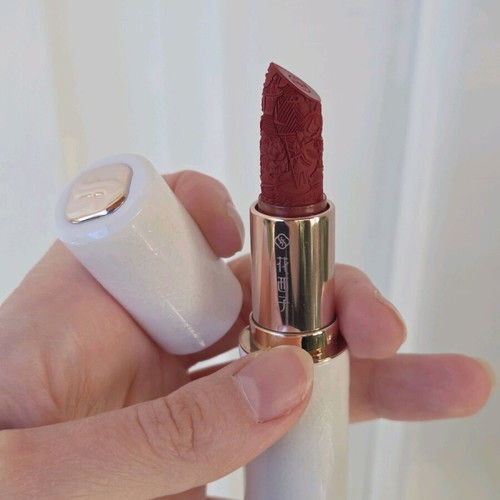 Florasis Floral Dew Care Floral Engraving Lipstick new, shade M132 Beautiful Mist