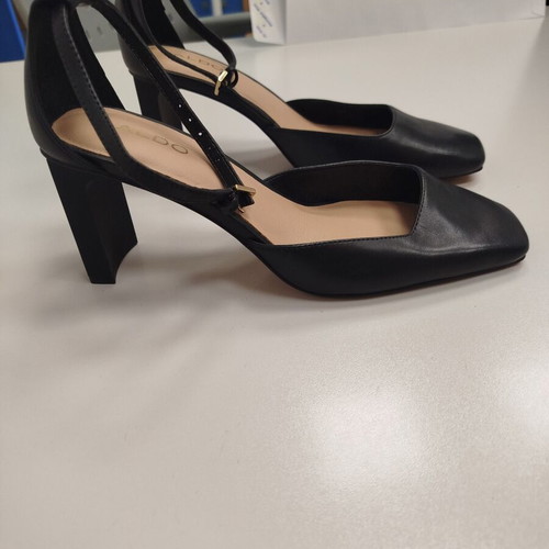 Leather women's mule shoes size 39 like new with unique heel