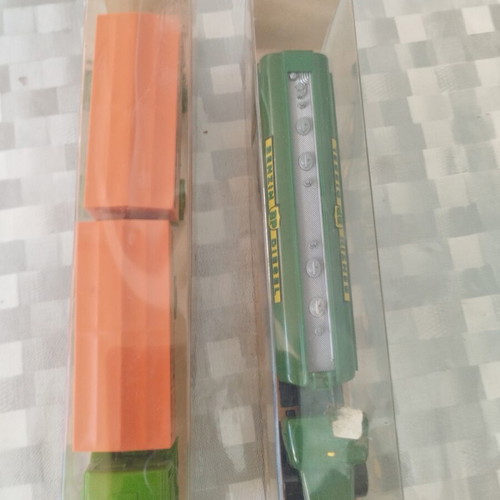 HO Scale Crane and Trucks new for model layout or static modeling