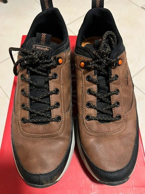Wrangler Men's Outdoor Boots like new, brown