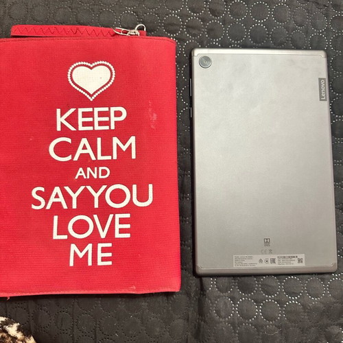 Lenovo tablet with 10’’ screen, almost new