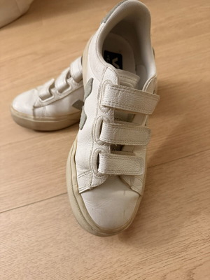 Veja sneakers size 38 used, white leather with pistachio suede logo