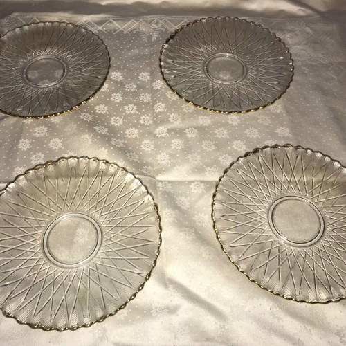 Set of 4 dessert plates used with gold trim, 16.5 cm diameter