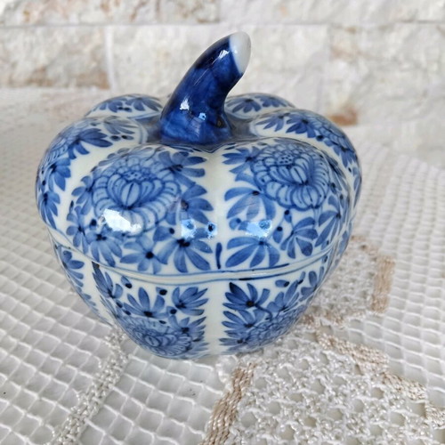 Vintage porcelain pumpkin-shaped container like new