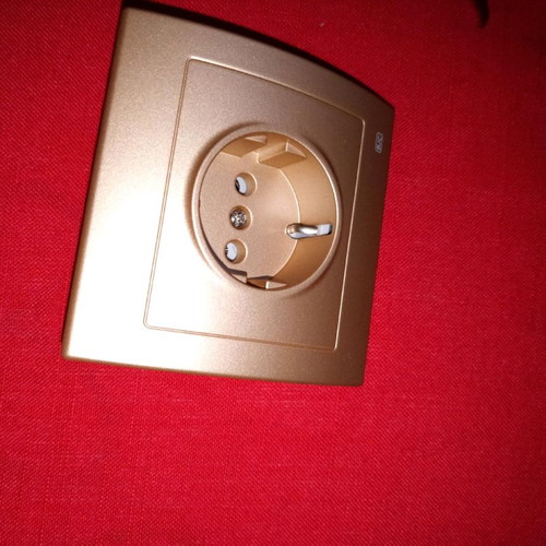 Golden Schuko sockets new