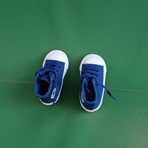 All Star Converse baby boots size 21 new