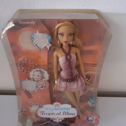 My Scene Kennedy Tropical Bling doll new, Mattel 2006