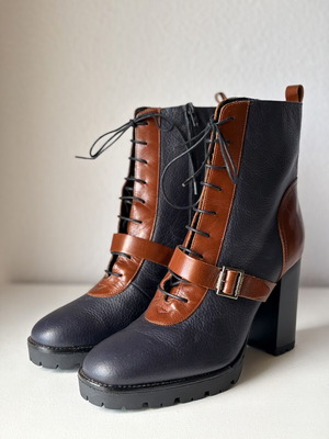 Paola Ferri leather two-tone ankle boots new, size 41, blue and brown