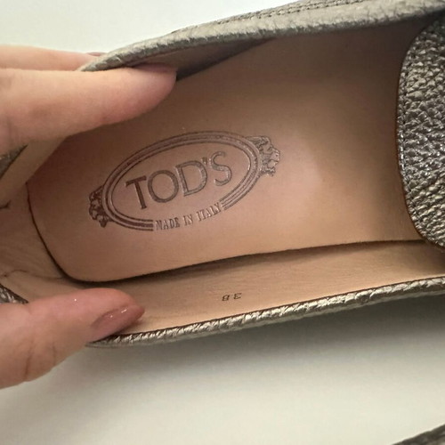 Tod's silver leather loafers Gommino, size 38