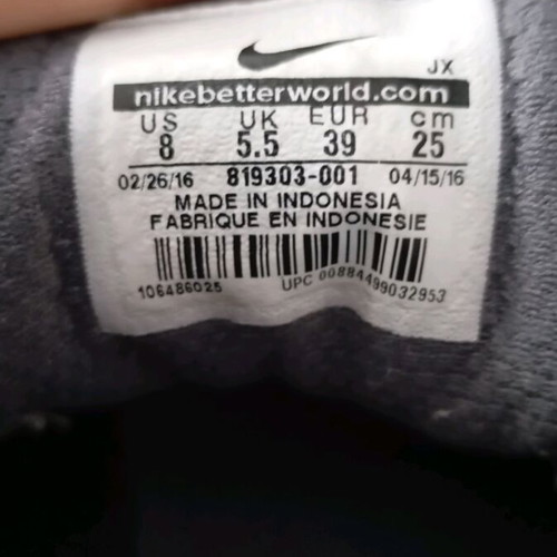 Nike Revolution 5 size 39 like new, black and white sports shoe