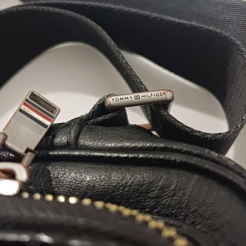 Tommy Hilfiger shoulder bag used, black, authentic