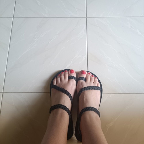 Women's leather sandals with braided straps like new, size 36, black