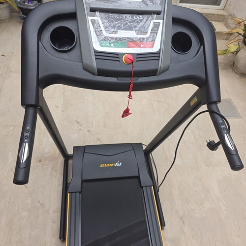 Everfit TFK 330 EVO treadmill like new with electric incline