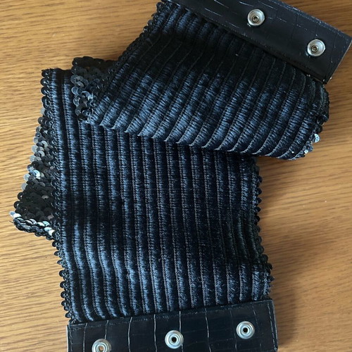 Women's belt with sequins elastic like new, black adjustable