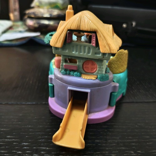 Polly Pocket Alice in Wonderland used Disney set with figures