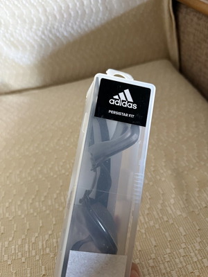 Adidas γυαλάκια πισίνας καινούργια, στην αρχική συσκευασία