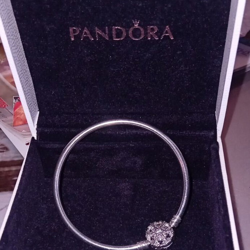 Pandora bracelet genuine, like new, gray size 17