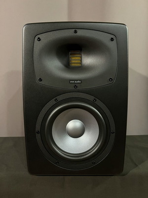 EVE AUDIO EXO 27 studio monitors new condition