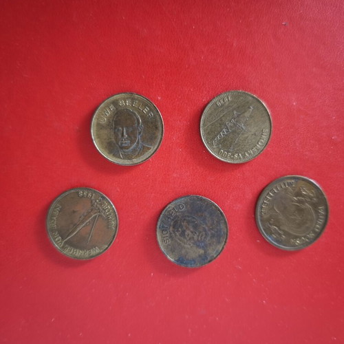 Shell collectible jetons used, set of 5, 1968–1969 themes