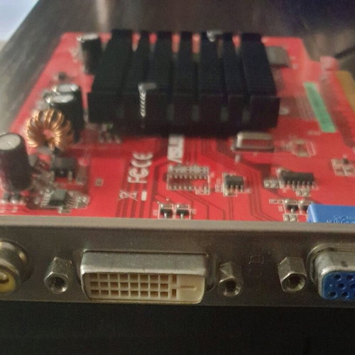 ASUS ATI Readon X EAX300SE-TD128 graphics card used, PCI Express