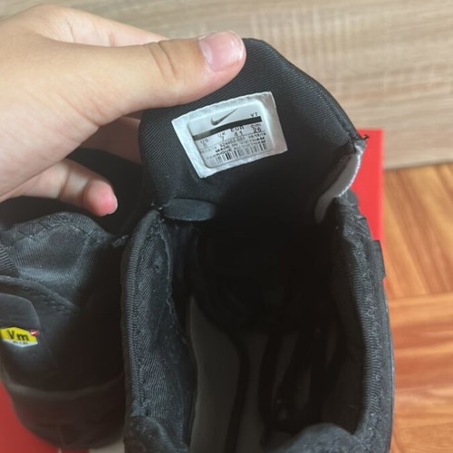 Nike Vapor Max Plus sneakers used, size 41, black, with box and laces