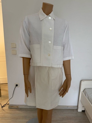 Ikks white linen 3/4 short jacket like new with side buttons