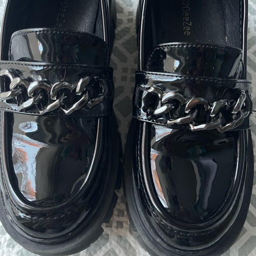 Deezee kids loafers size 32 like new, black