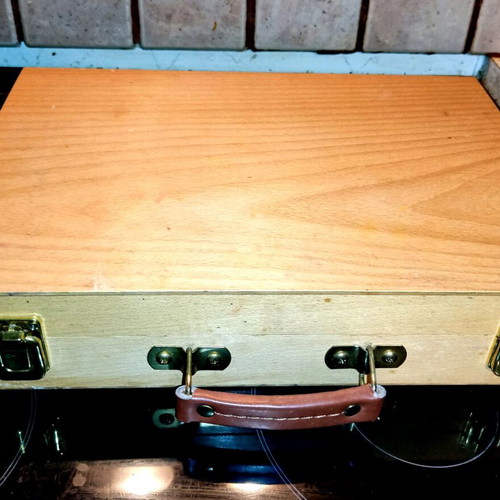 Painting case with oil paints like new