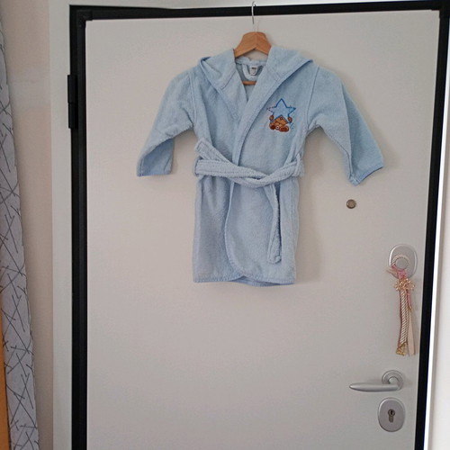 Children's bathrobe 2-4 years like new, cotton for boys