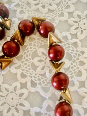 80s Retro Necklace with Burgundy Red Lucite Beads and Gold Chevron Elements