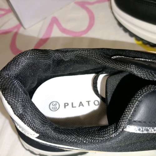 Sneakers black with white and beige details new