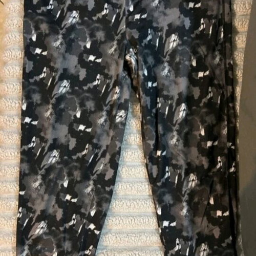 Sportswear set large like new, Crivit leggings and Domyos top