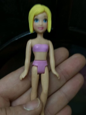 Polly Pocket doll like new without clothes