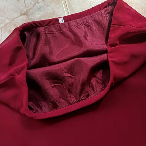 Formal skirt red, like new, elastic waist, size XL 42 14
