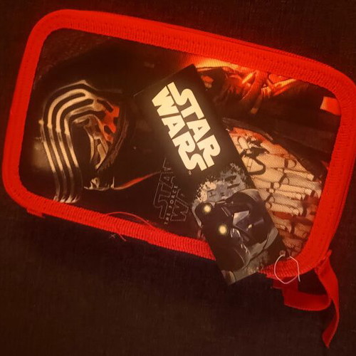 Star Wars pencil case with stationery